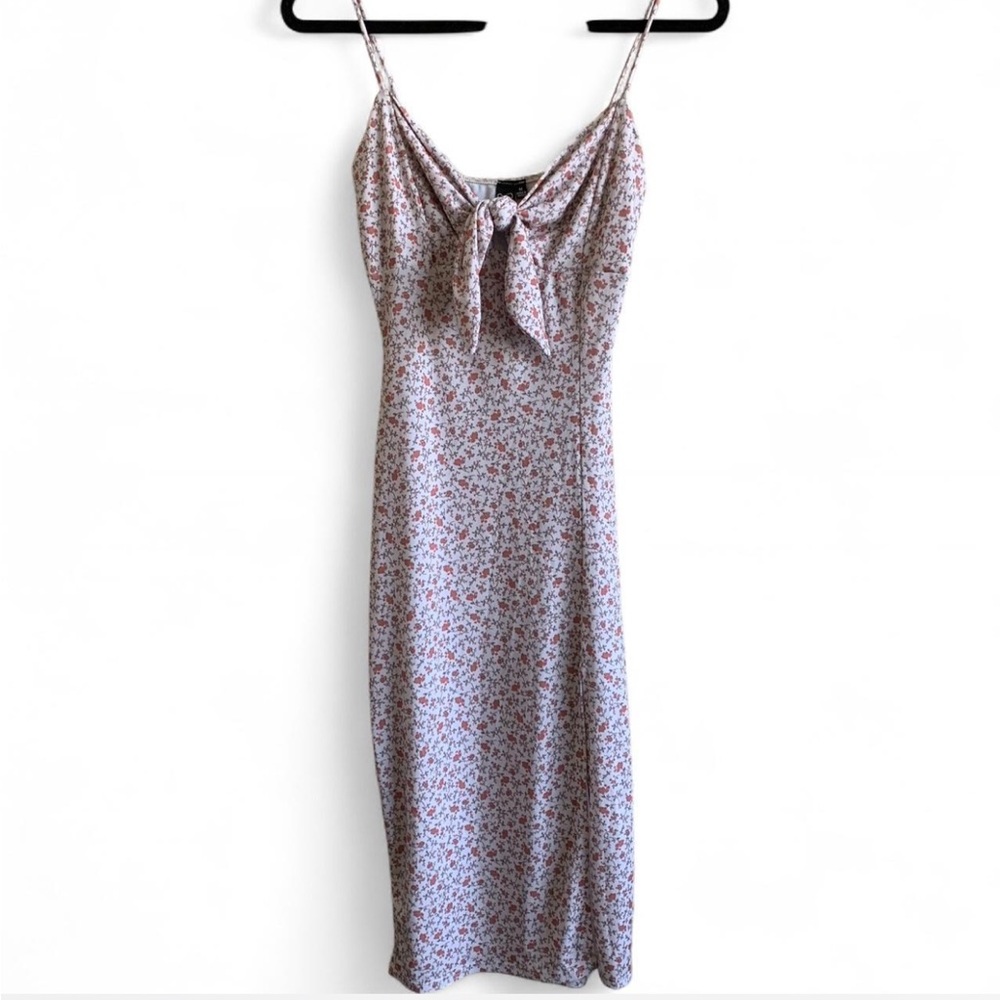 Windsor White Floral Maxi Dress! Size Medium!
